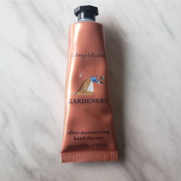 CRABTREE & Evelyn Gardners Ultra Moisturizing Hand Therapy New 0.9 oz - Picture 1 of 3